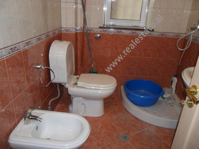 Zyrë për qira në Tiranë, pranë rrugës myslym shyri, shqipëri (trr-1115-4b)