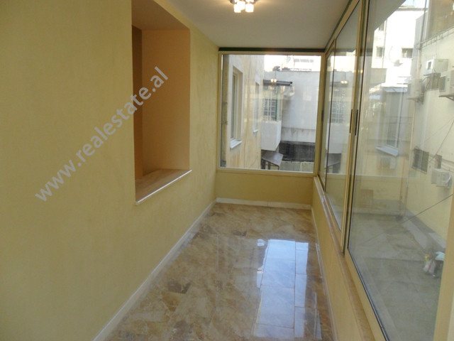 Zyrë për qira në Tiranë, pranë rrugës myslym shyri, shqipëri (trr-1115-4b)