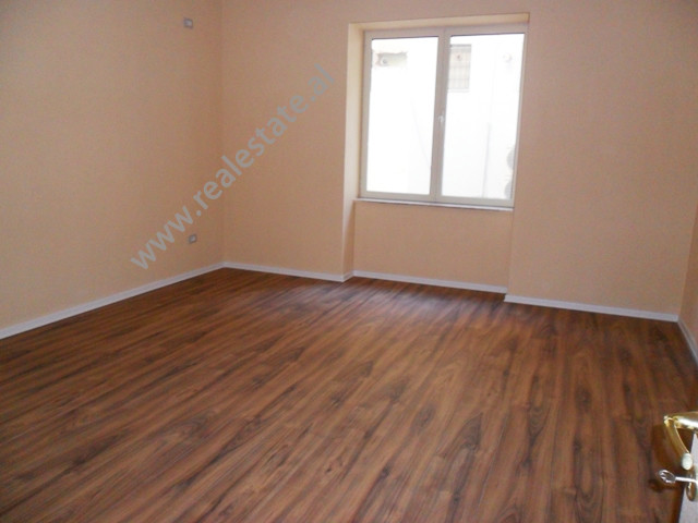 Zyrë për qira në Tiranë, pranë rrugës myslym shyri, shqipëri (trr-1115-4b)