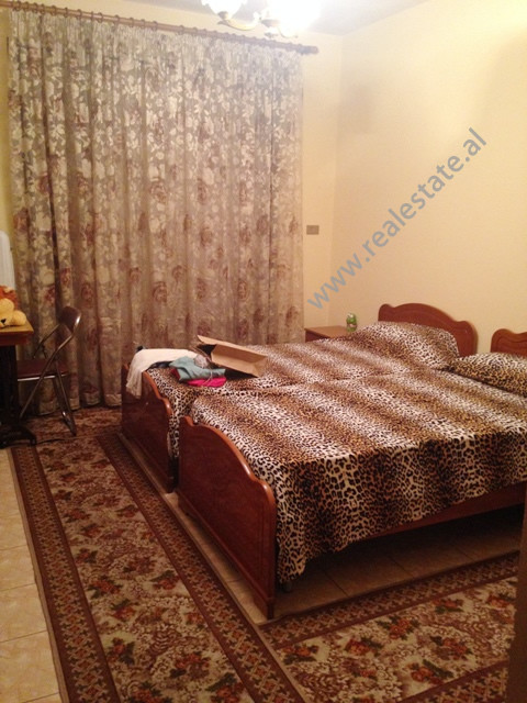 Apartament me dy dhoma gjumi për shitje në rrugën muhamet gjollesha në Tiranë (trs-715-26m)