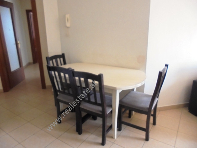 Apartament me dy dhoma gjumi për qira në rrugën don bosko në Tiranë