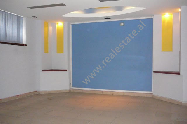 Spazio commerciale in vendita in via Durrës a Tirana, albania (trs-814-18j)