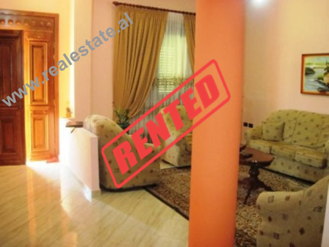 Vila de dois andares à venda na rua bilal golemi em Tirana, albânia (trs-313-38)