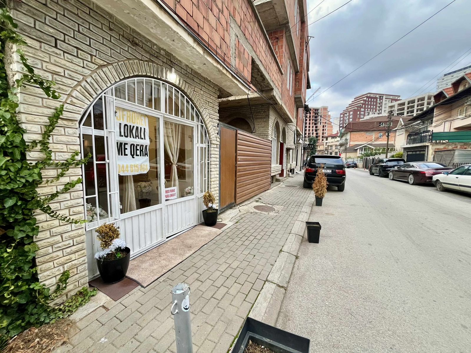 Locale commerciale in affitto a Bregu i Diellit, Prishtinë