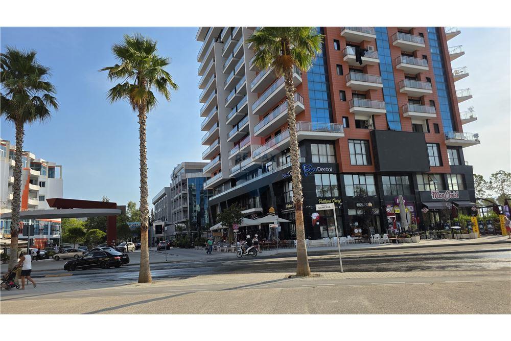 Appartement 2+1+2 à vendre au début de lungomare, Vlorë (3)