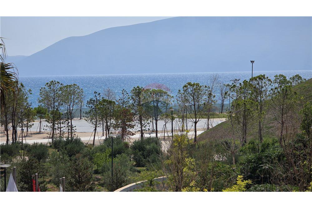 Appartement 2+1+2 à vendre au début de lungomare, Vlorë (5)