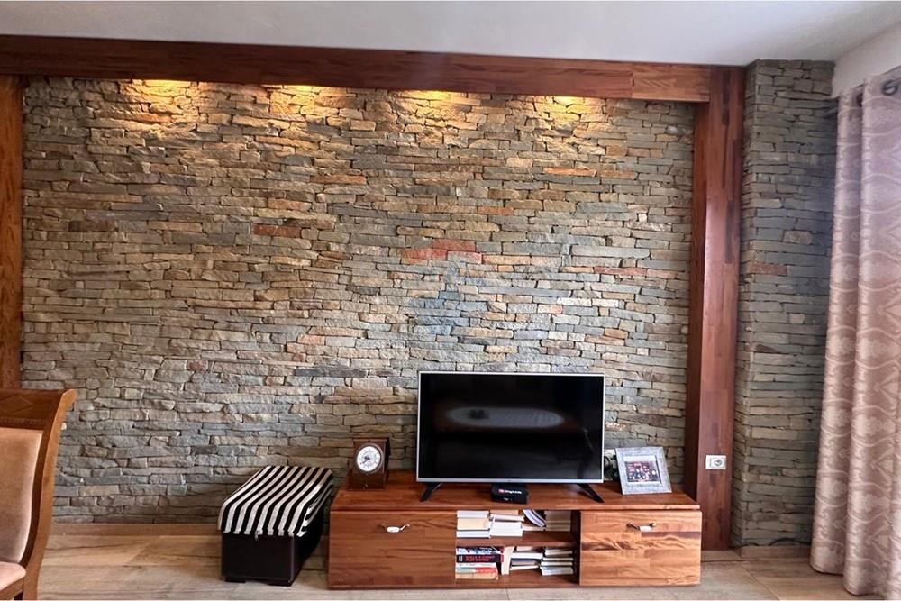Wohnung zum verkauf im fresku-gebiet, in der thesari-straße