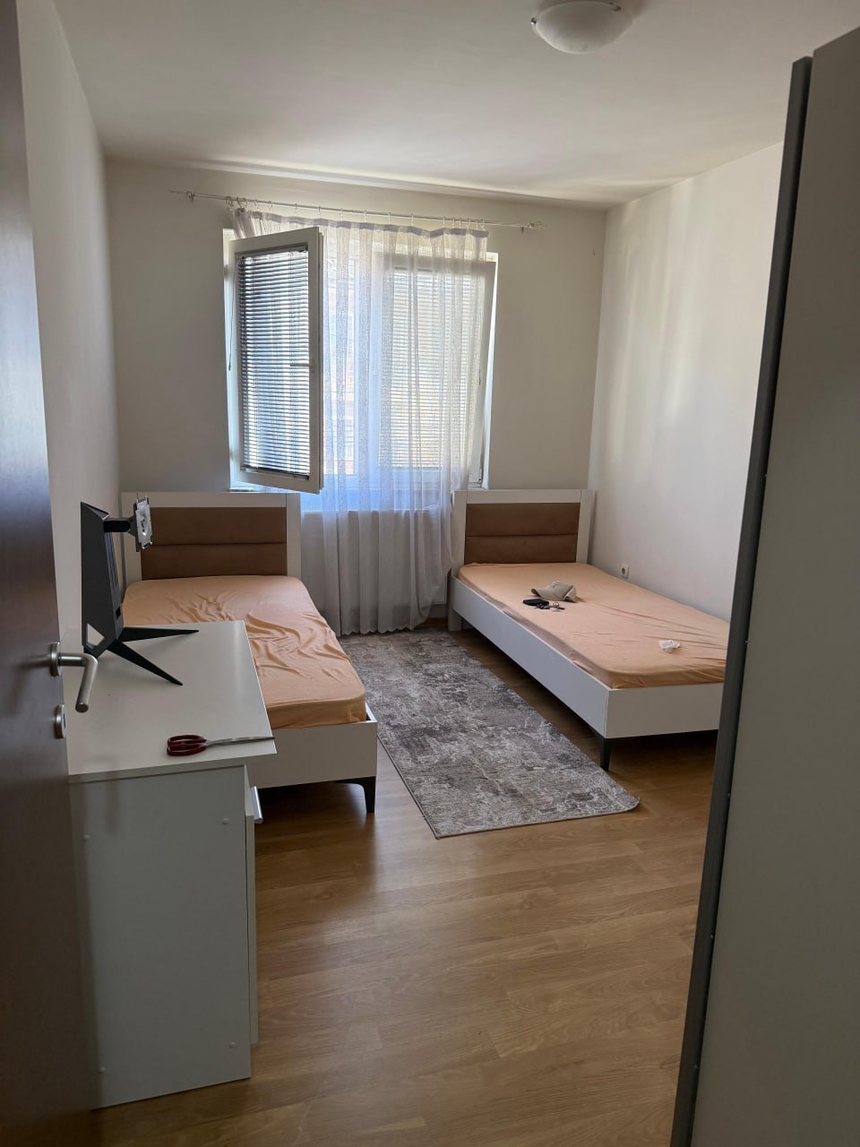 Center (7)