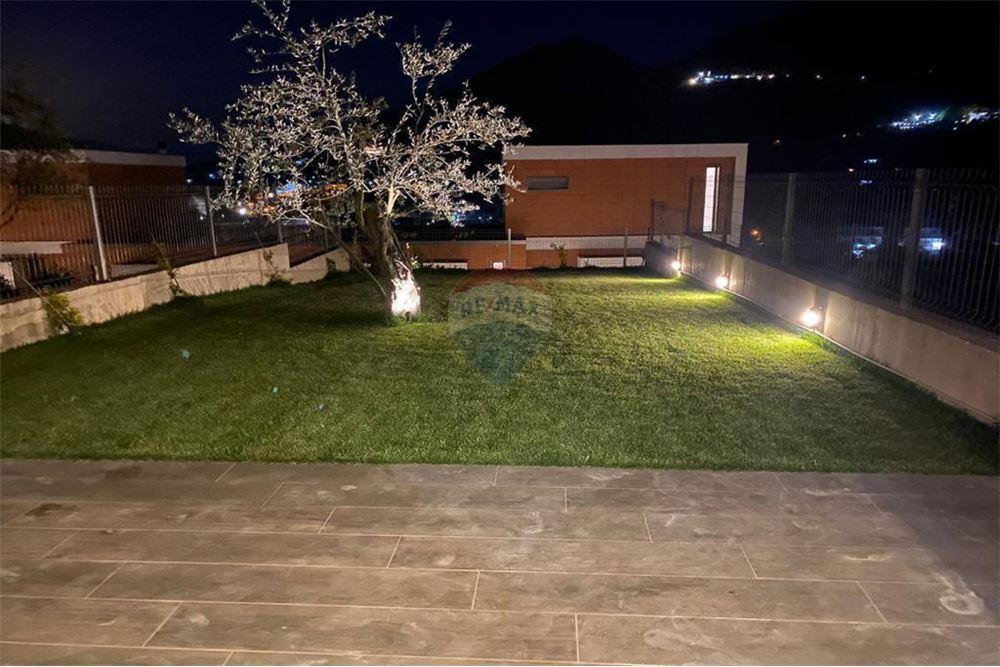 Teg, Tirana
