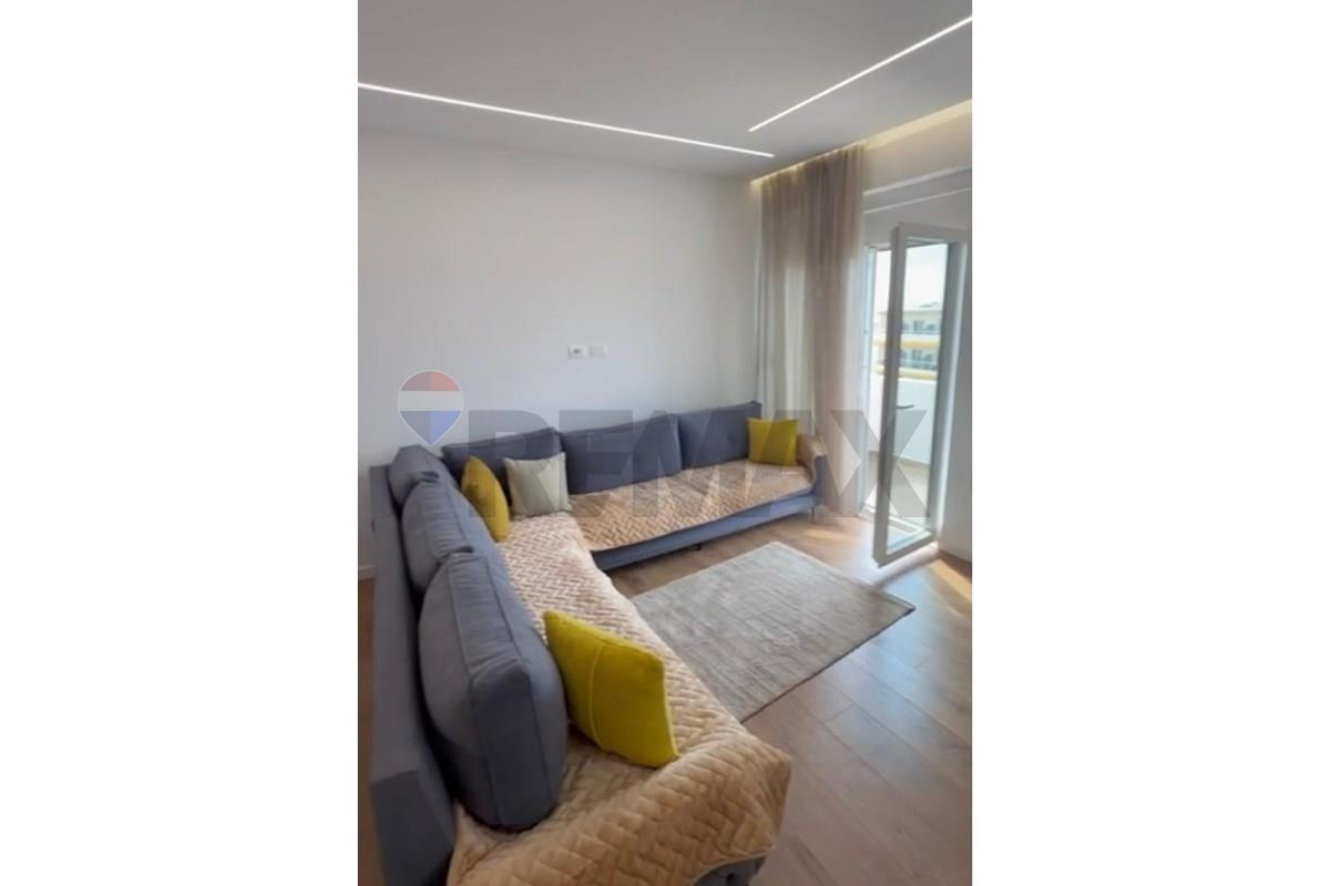 Apartamento 2+1 para alugar; 7º andar; (6)