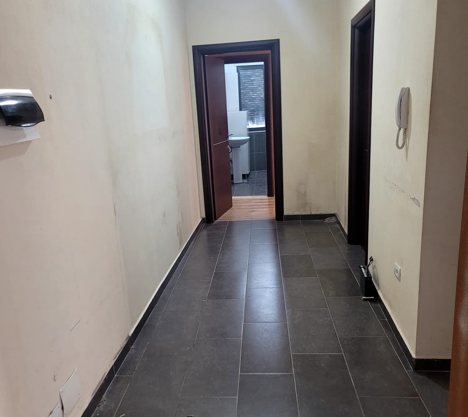 Qera | apartament 2 + 1 | Liqeni i Thatë | 600 €/muaj