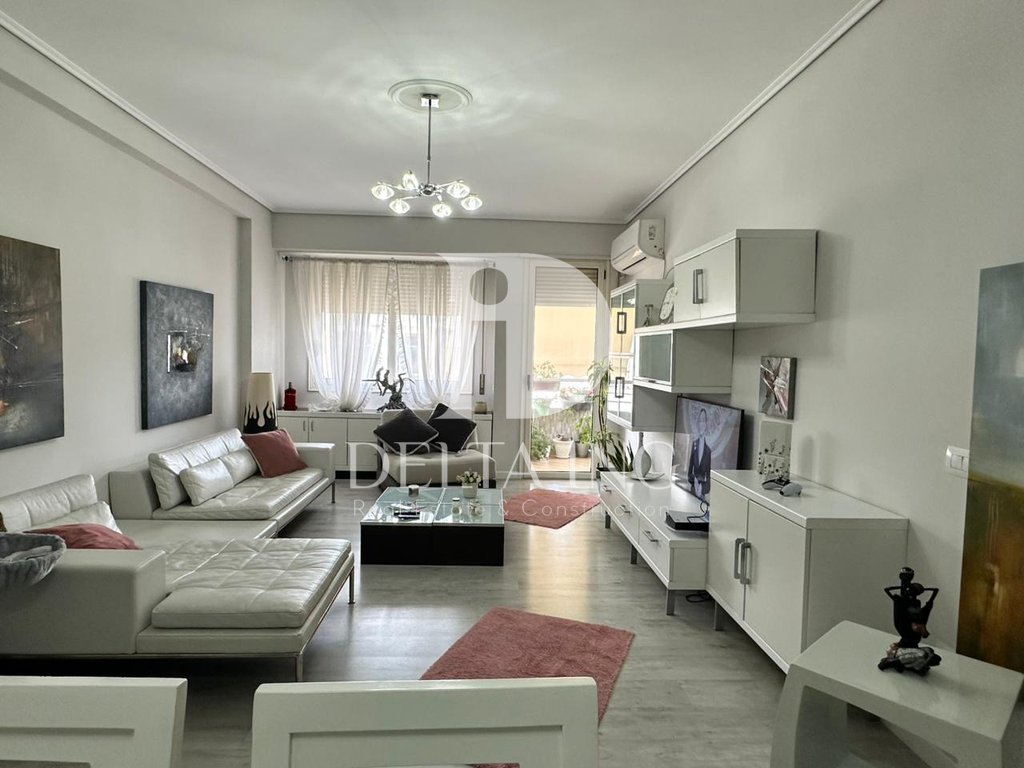 Apartament 2+1+2 në shitje – Lungomare, vija e parë, Vlorë