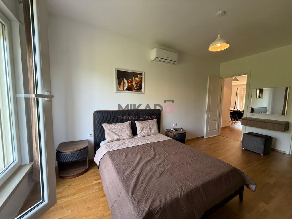 Apartamento 3+1+2 +3 vagas de estacionamento - secret garden residence!