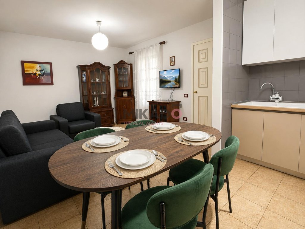 Casa de 1 andar para alugar - rua naum veqilharxhi, perto do venue bar!