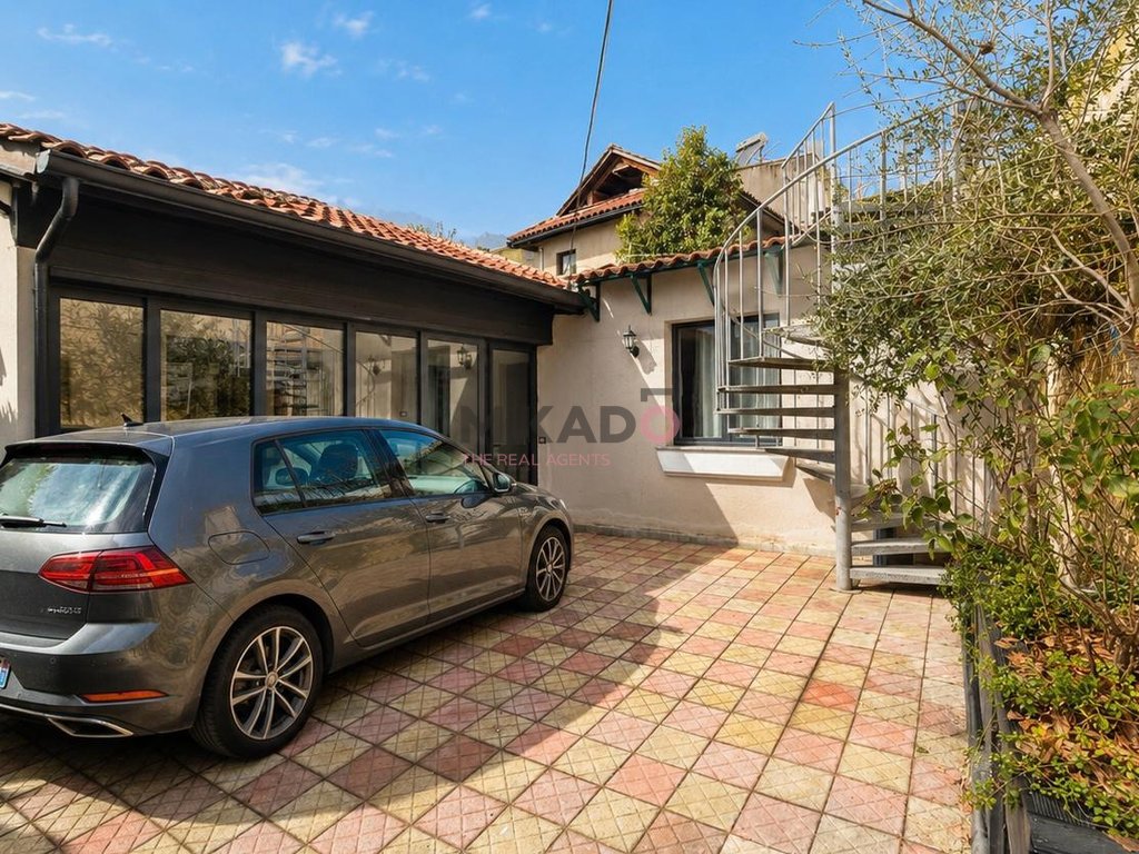 Casa de 1 andar para alugar - rua naum veqilharxhi, perto do venue bar!