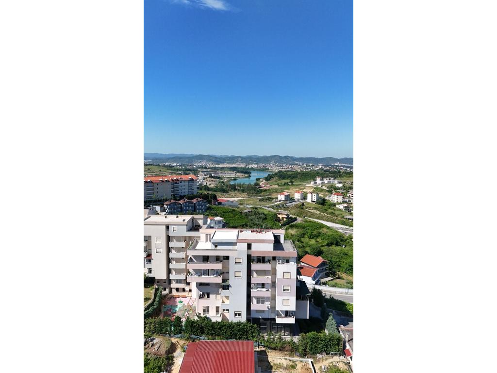 Apartamento en venta 2+1+2 con vista al lago de farka!