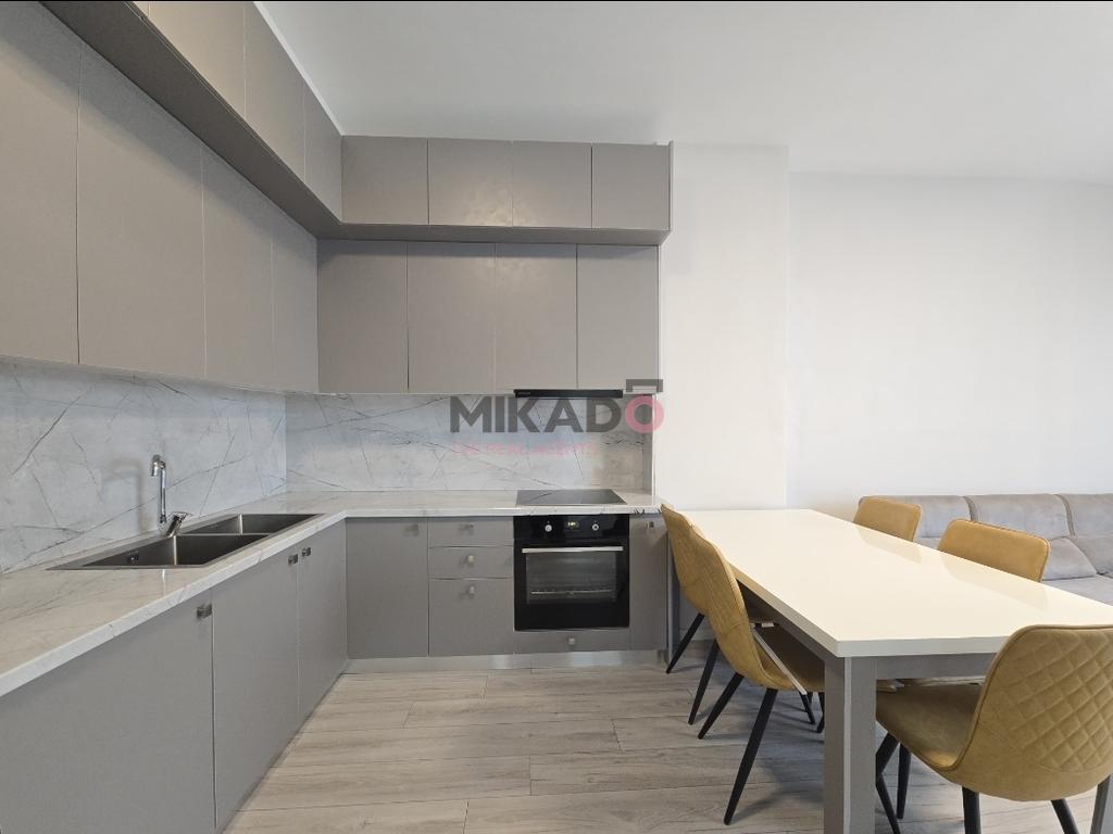 Apartamento 1+1 para alugar – Selitë e vogël, perto da uni marin barleti!