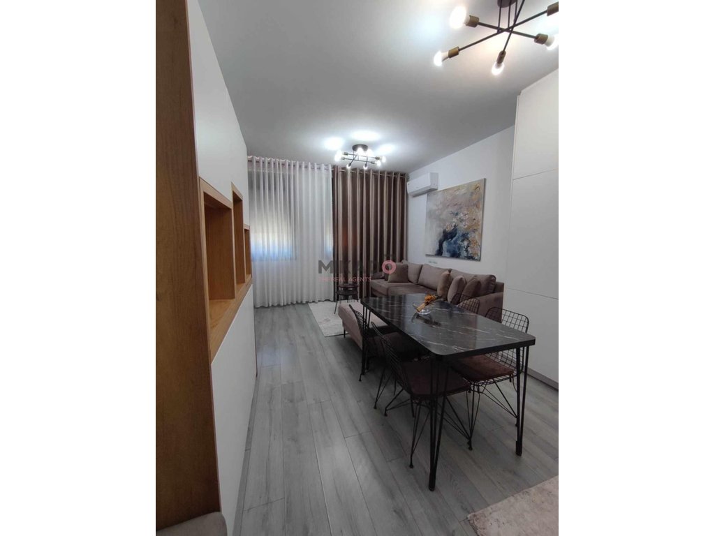 Appartement 1+1 à louer – Immeuble shigjeta (vue sur lana) !