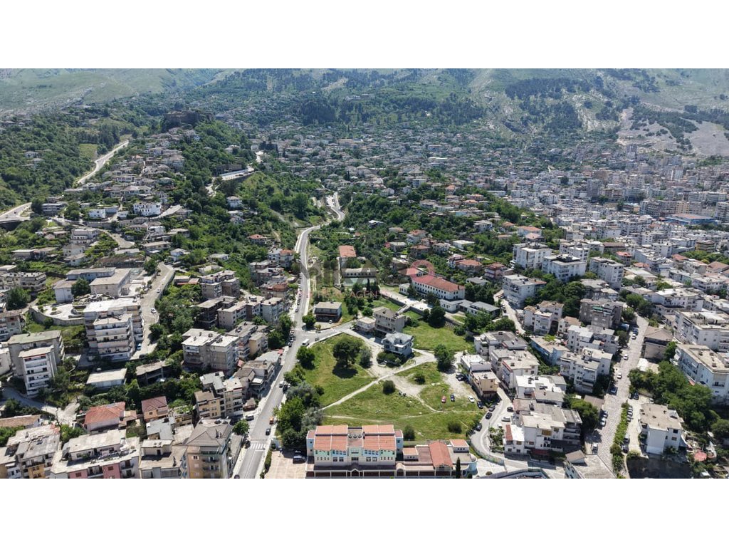 Terrain à vendre - Gjirokastër !