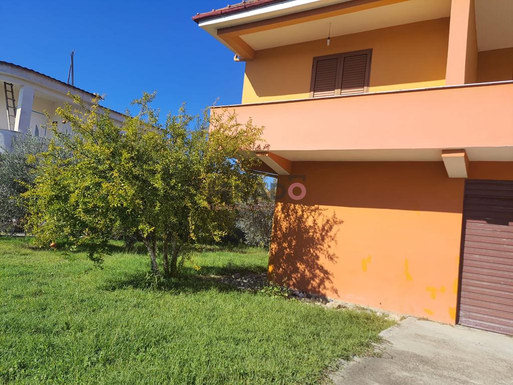 Villa 2+1 en alquiler – Zona del instituto!