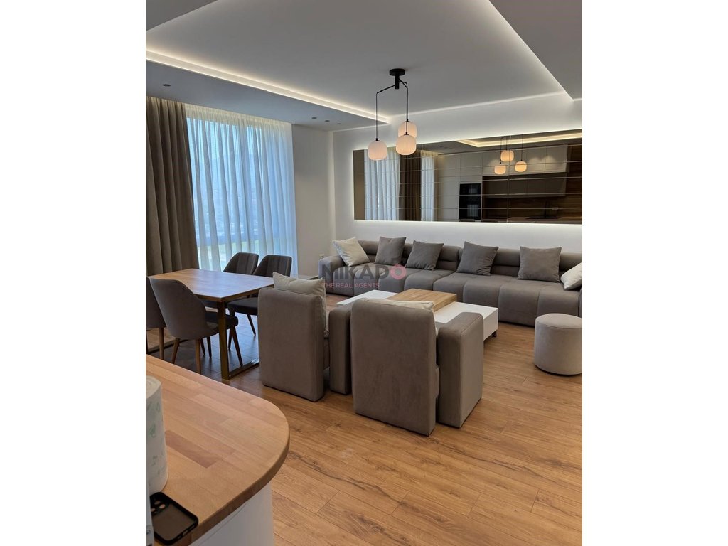 Apartament luksoz 1+1 me qira – Bulevardi i ri !