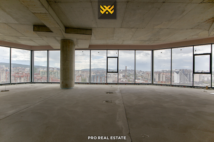 Commercial space 570m² for rent in Lakrishtë