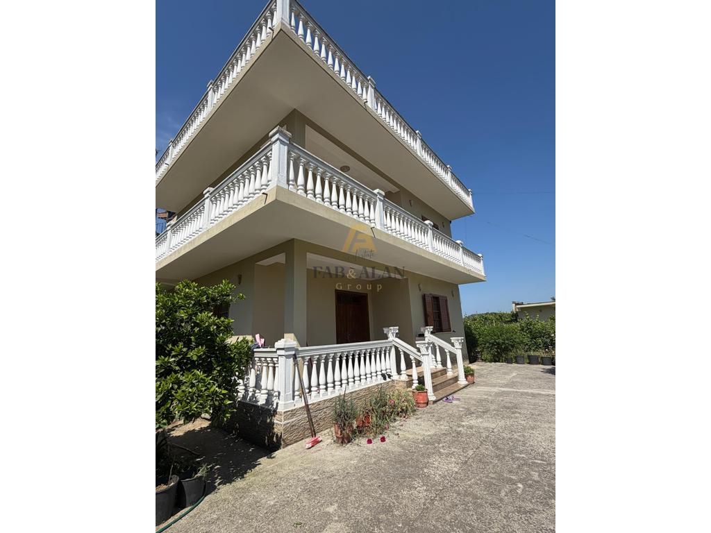 Private 3-stöckige villa zum verkauf mit 4000 quadratmetern land