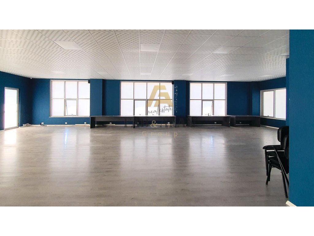 Spazio multifunzionale in vendita in via bardhyl, Tirana