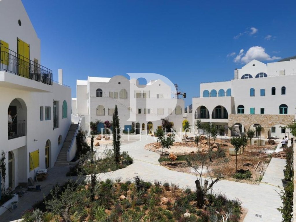 Appartement à vendre 2+1 avec veranda – Santorini, dhërmi