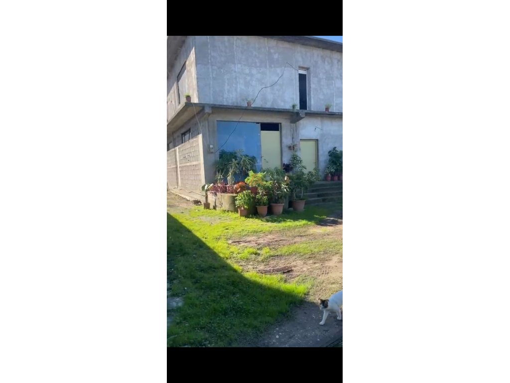 Zu verkaufen haus mit 2 etagen in vlore!