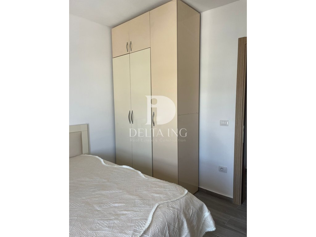 Apartamento en alquiler 3+1+2 – Rruga 5 maji