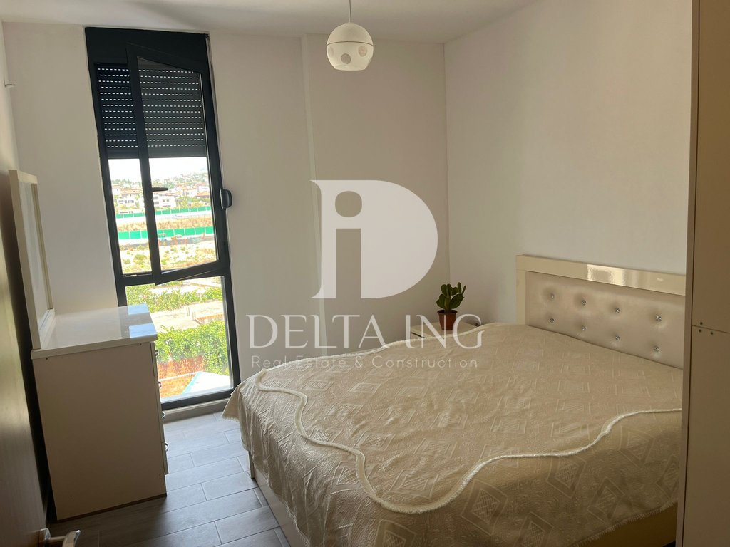 Apartamento en alquiler 3+1+2 – Rruga 5 maji