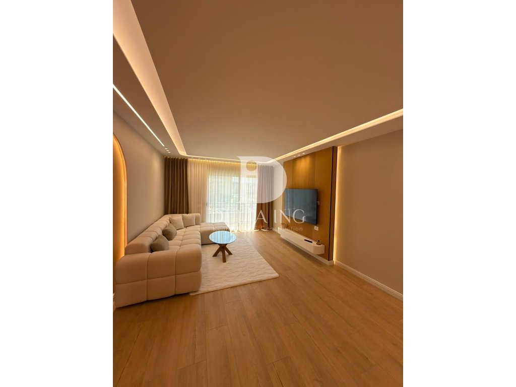 Apartamento en alquiler 3+1+2 – Rruga 5 maji