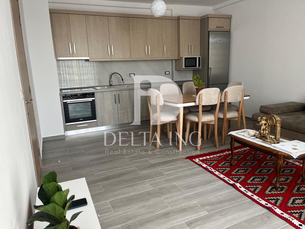 Apartamento en alquiler 3+1+2 – Rruga 5 maji