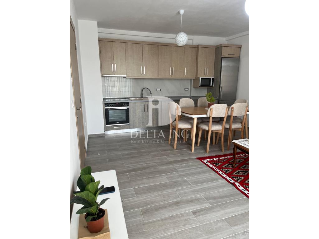 Apartamento en alquiler 3+1+2 – Rruga 5 maji