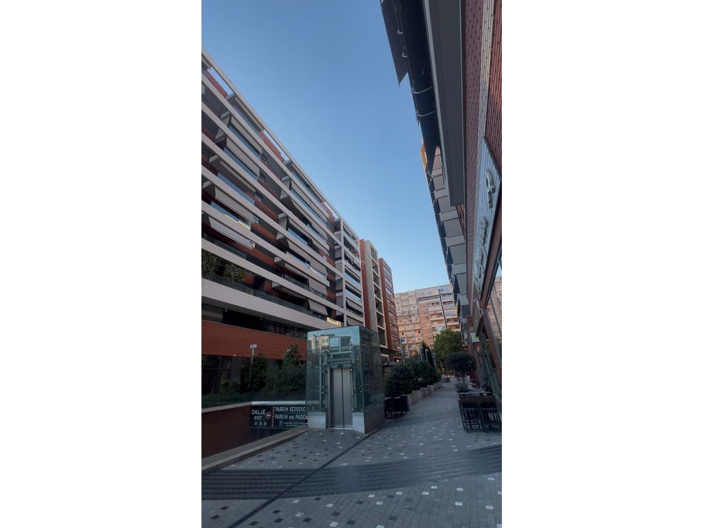 Appartement à vendre dans le préstigieux 3+1+2 au complexe delijorgji
