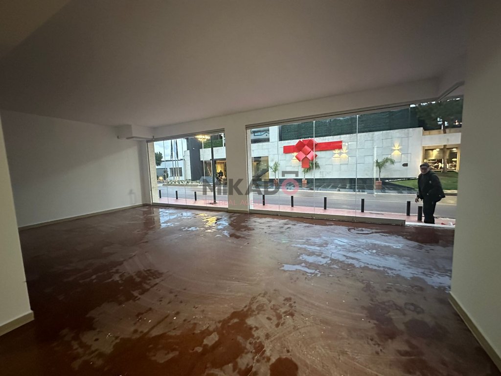 Espacio comercial en alquiler – Marina bay, Vlorë!