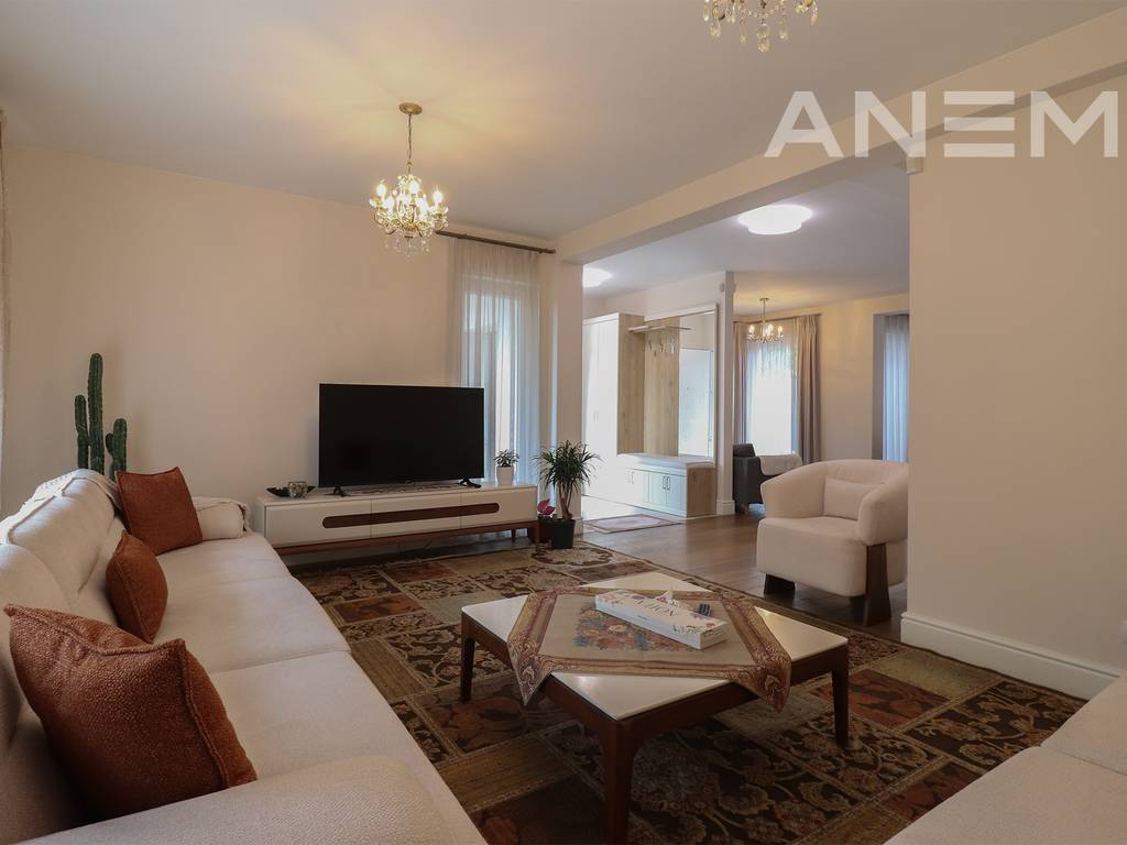 Casa à venda 174m²+42m² no bairro marigona residence