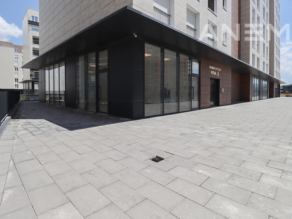 Locale commerciale in affitto 290m² a Veternik