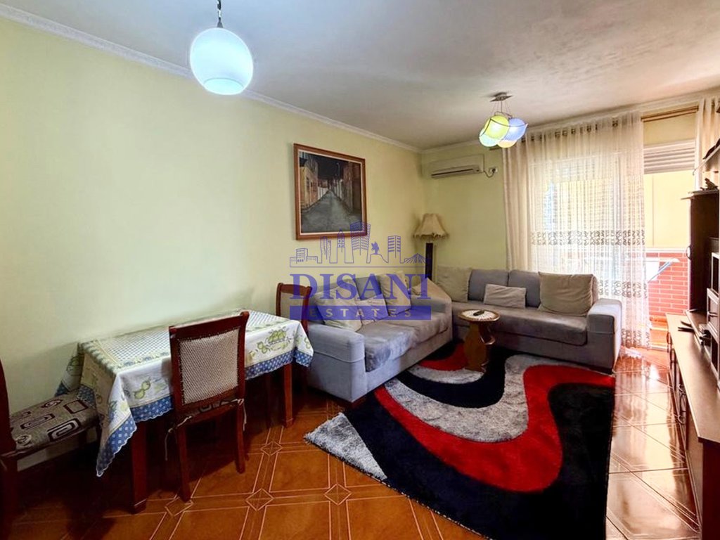 Apartament 2+1 për shitje te Komuna e Parisit!