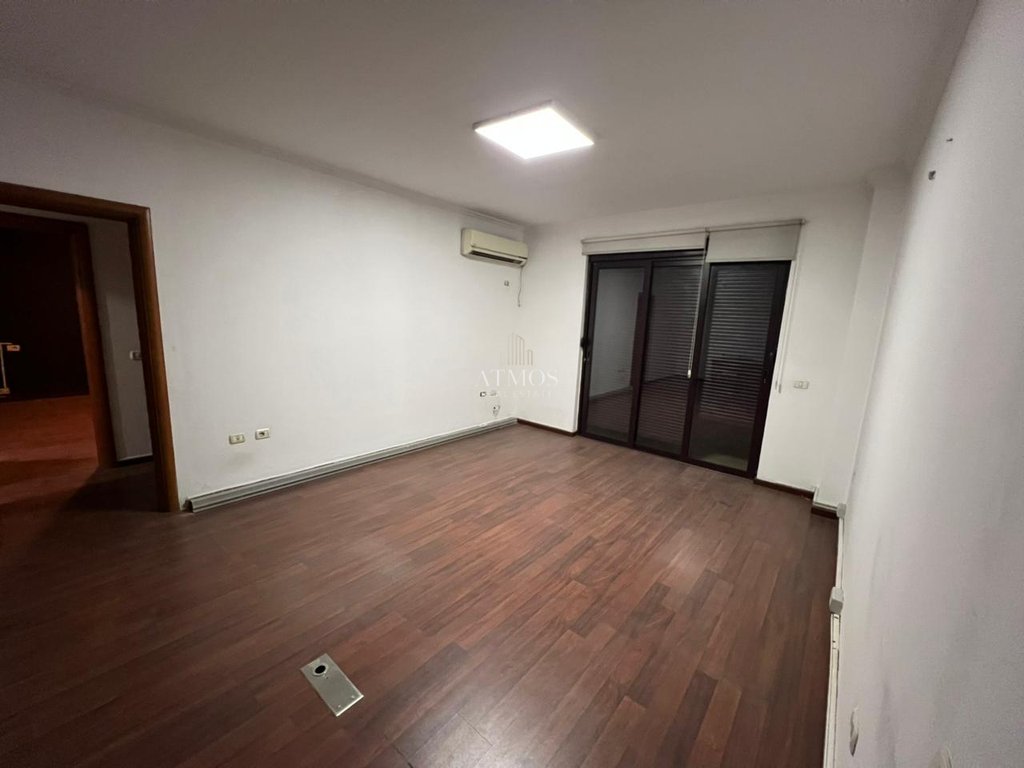 Apartament 3+1 per zyra me qera tek hipoteka