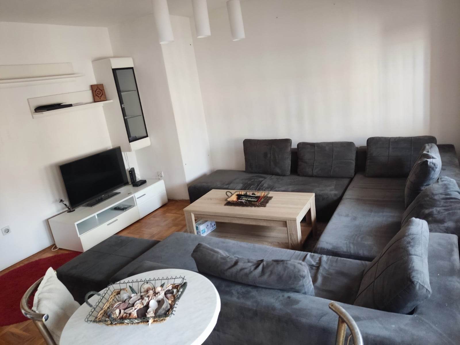 Wohnung zur miete 1+1 in Fushë Kosovë