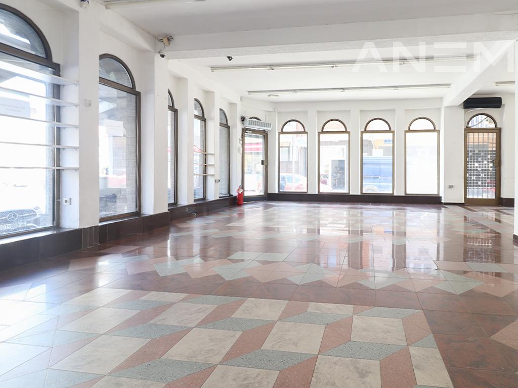 Büro zur miete mit 1 arbeitsplatz in Tophane