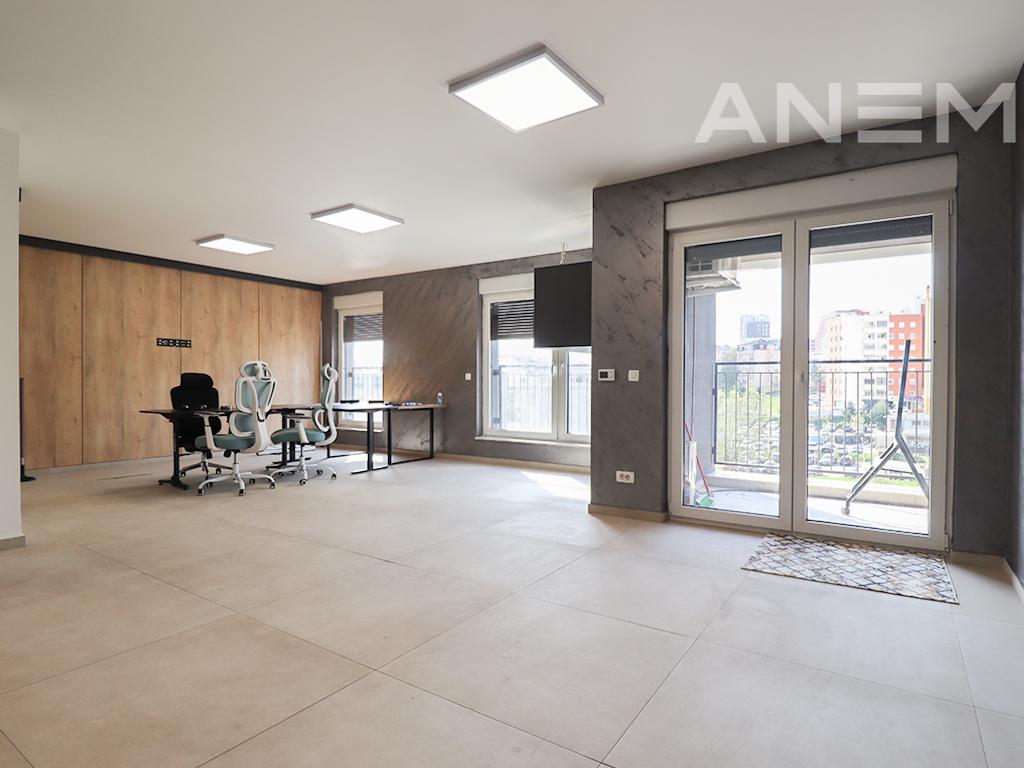 Espace de bureau à louer sur la rue b