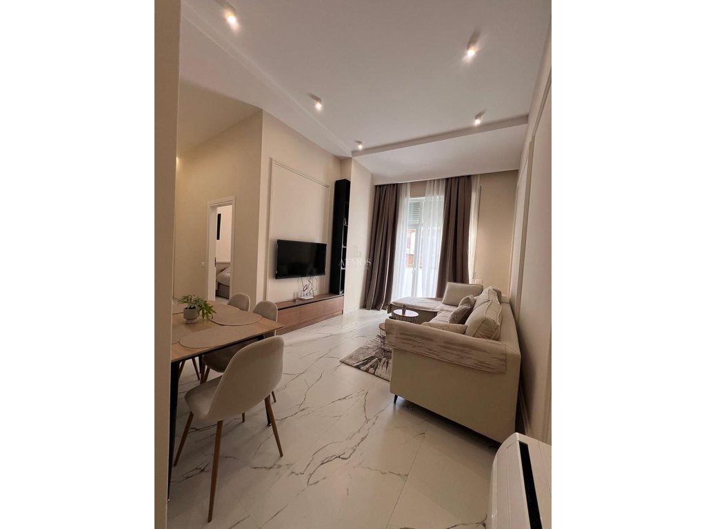 Apartamento 2+1 para alugar no centro de Tirana