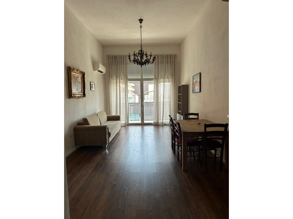 Apartament me qera 2+1+2+ballkon tek zogu i zi