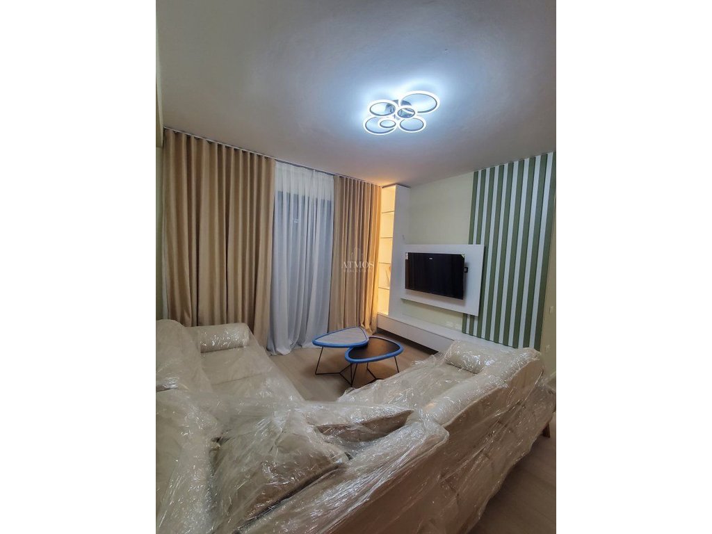 Jepet me qira apartament 2+1+2+ballkon prane radisson, liqeni i thate