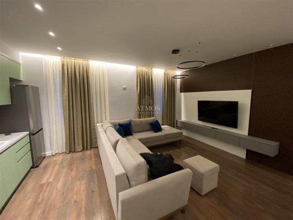 Jepet me qira apartament 2+1+ballkon prane radisson, liqeni i thate
