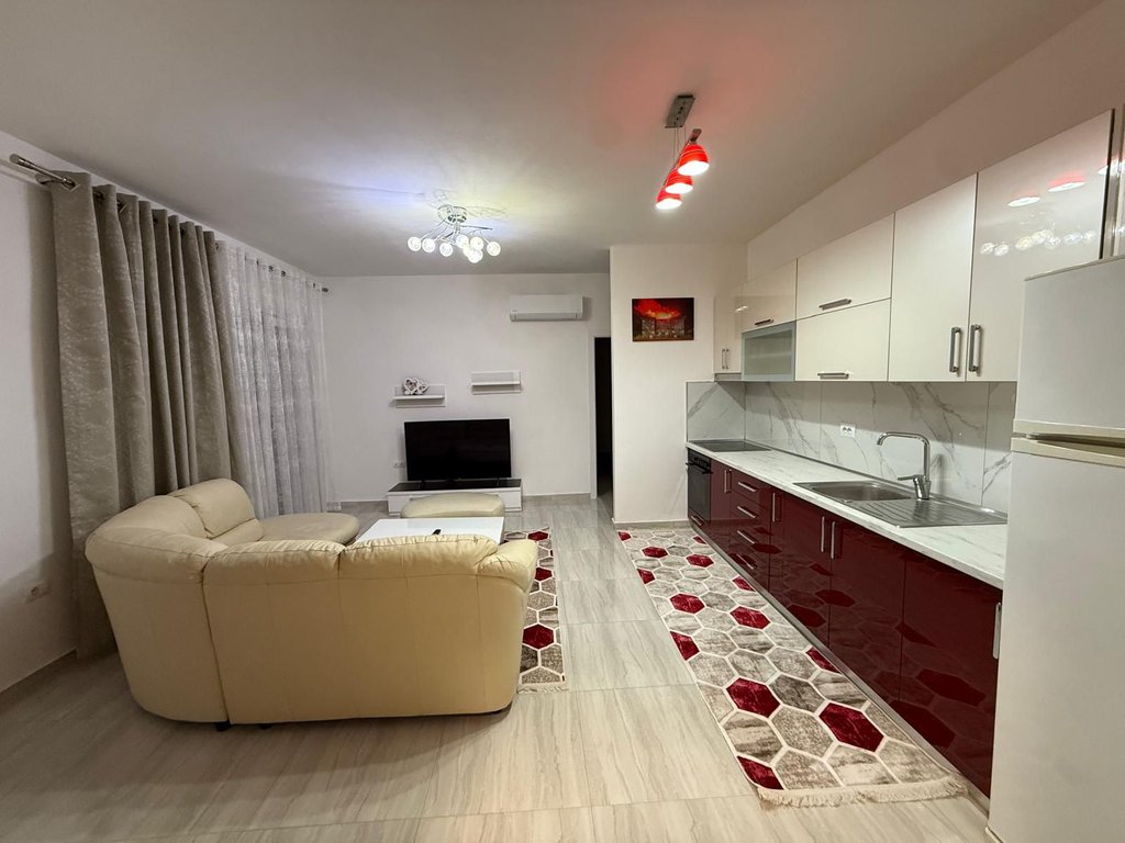 Appartement 1+1+balcon à louer près de zogu i zi