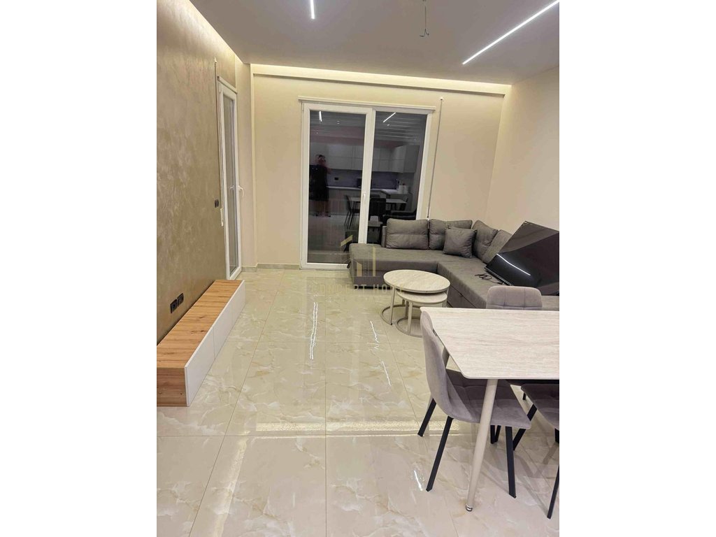 Apartamento para alugar 2+1+2 perto do círculo de bathore